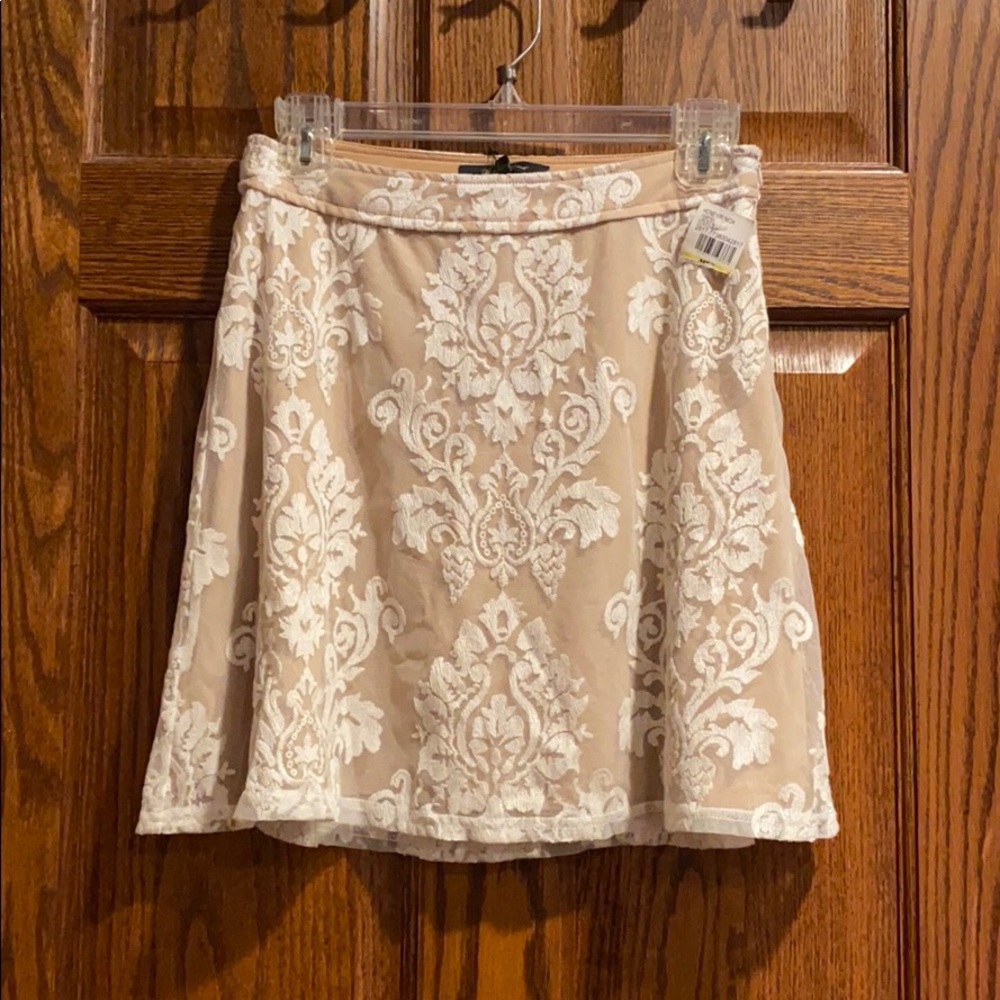 BRAND NEW LACE SKIRT